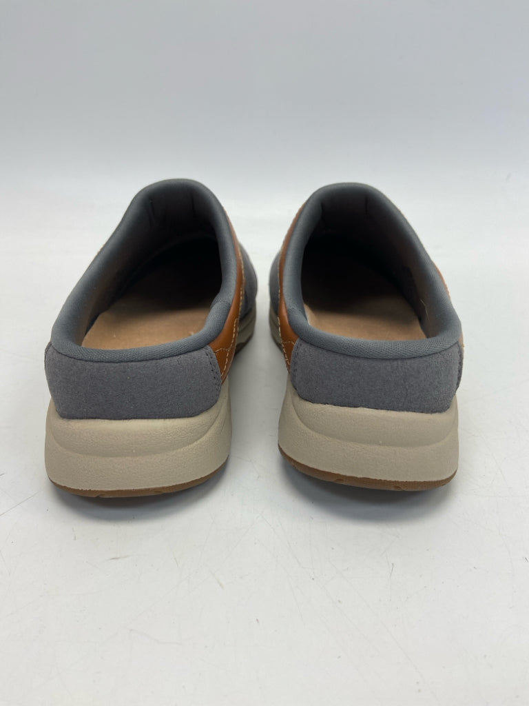 Easy Spirit  Size 7 Gray Clogs
