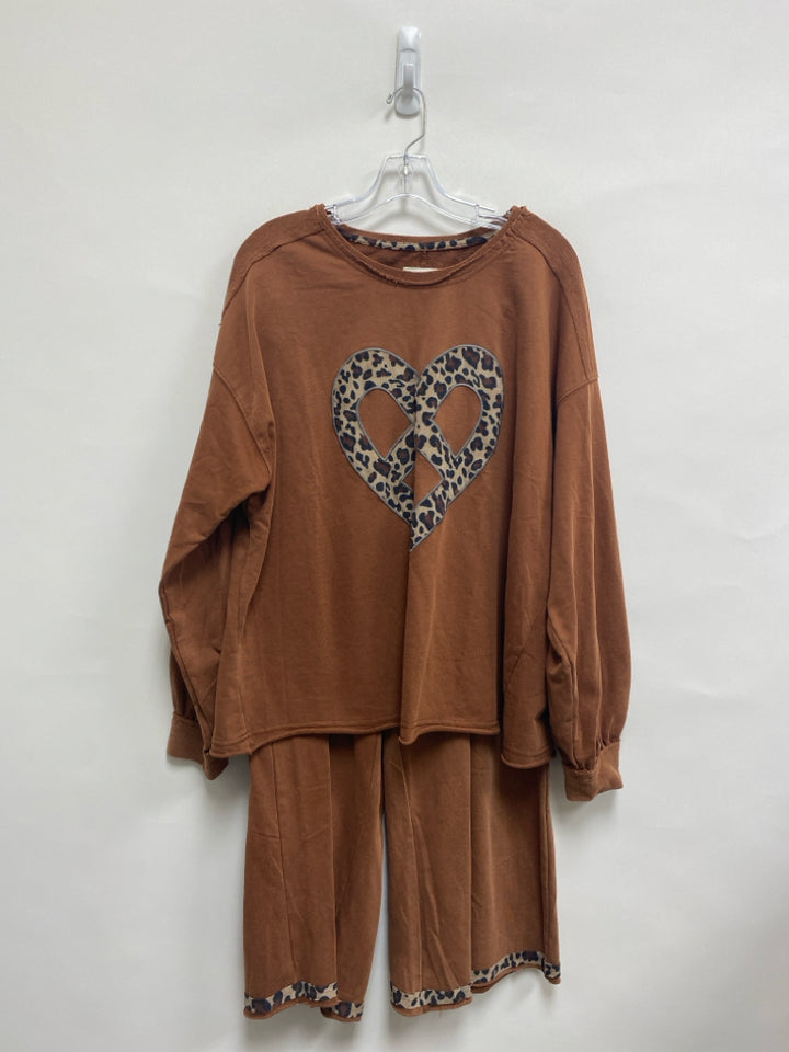 Umgee Size L Brown Animal Print Ladies 2pc Pant Set