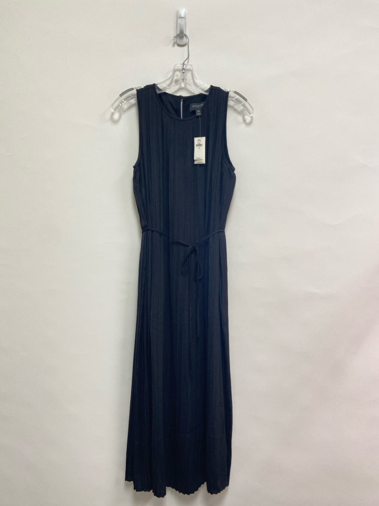 NWT Banana Republic Size XS Black Pleated Sleeveless Ladies Dress