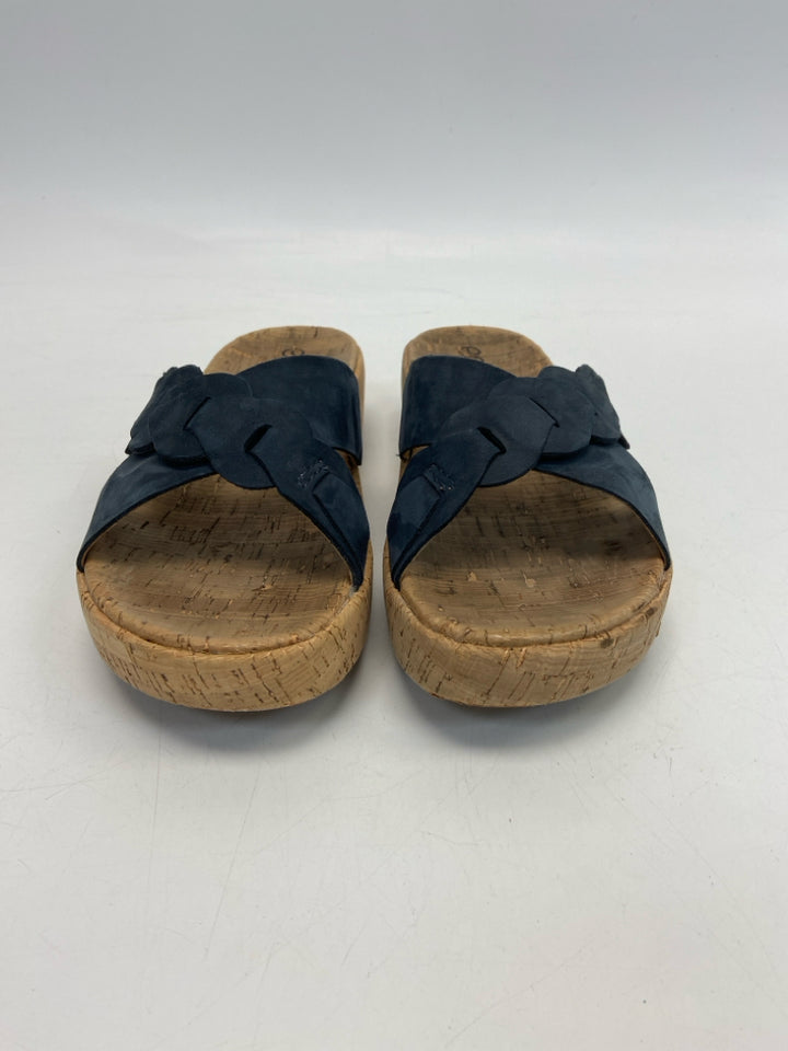 Earth  Size 8 Navy Crisscross Sandals
