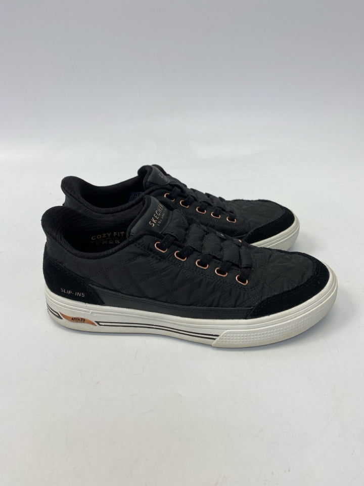 Skechers  Size 6 Black Sneakers