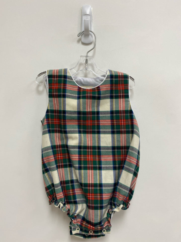 Beaufort Bonnet Co. SIZE 6-12M Cream/Green Red/Black Plaid Sleeveless Boy&
