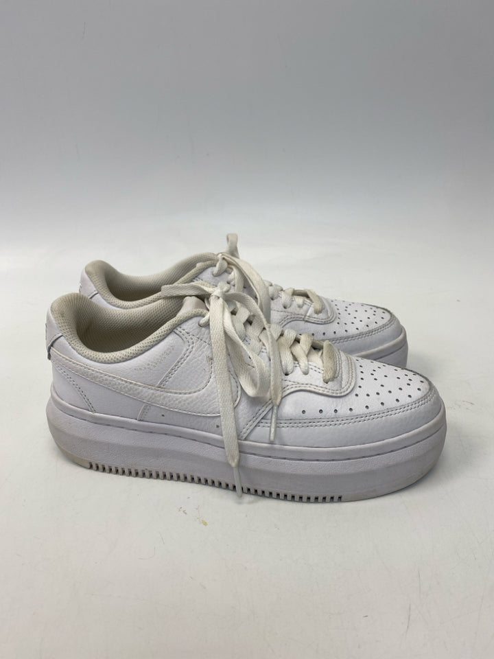 Nike  Size 7.5 White Lace-up Sneakers
