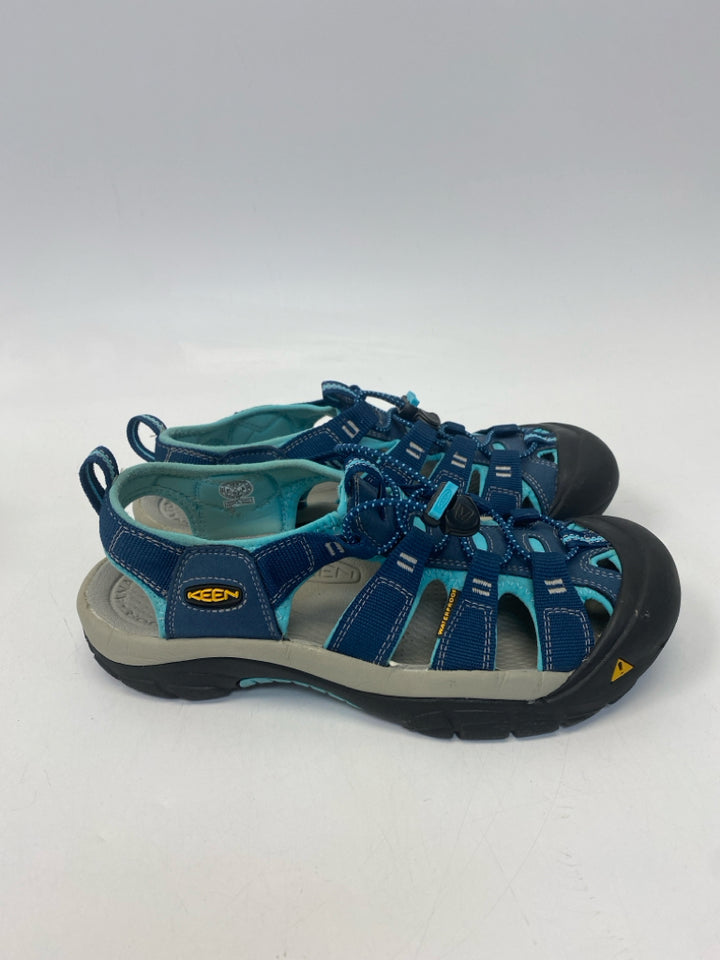 Keen  Size 10.5 Dark Blue Aqua Sandals