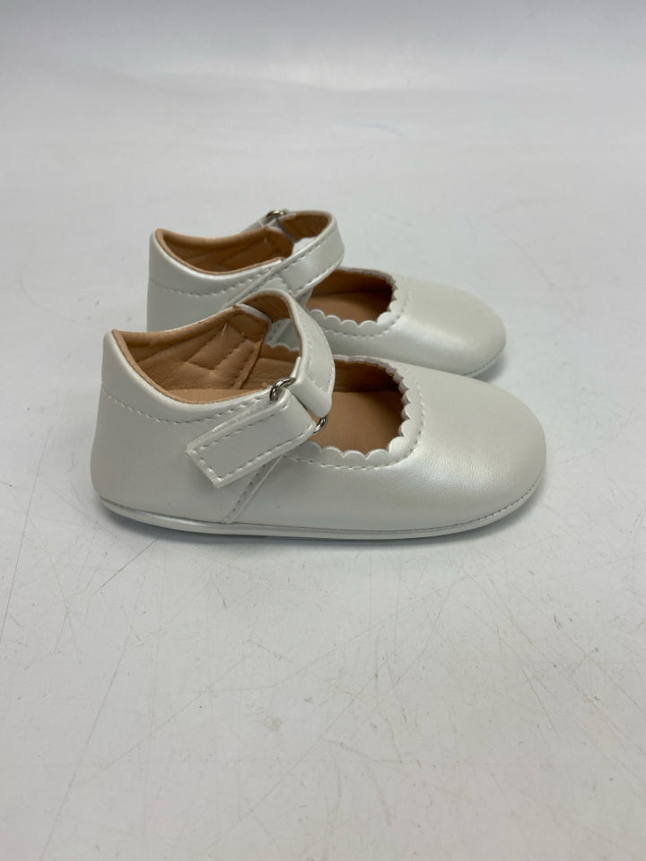 SIZE 12-18M Cream Scalloped Girl&