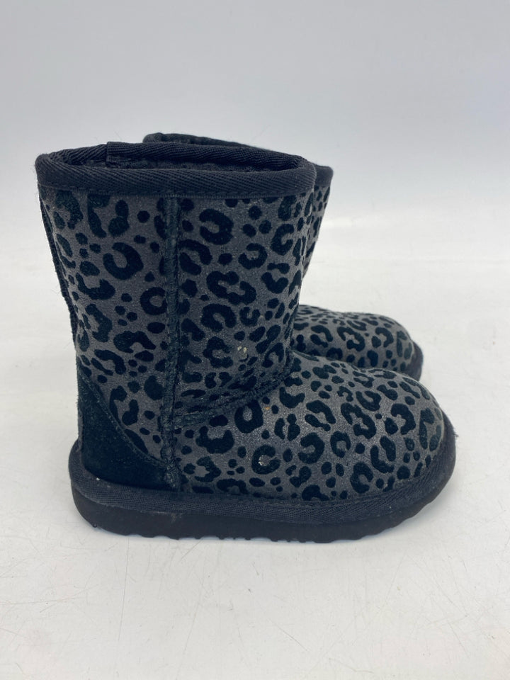 UGG SIZE 8 Gray Black Animal Print Girl&
