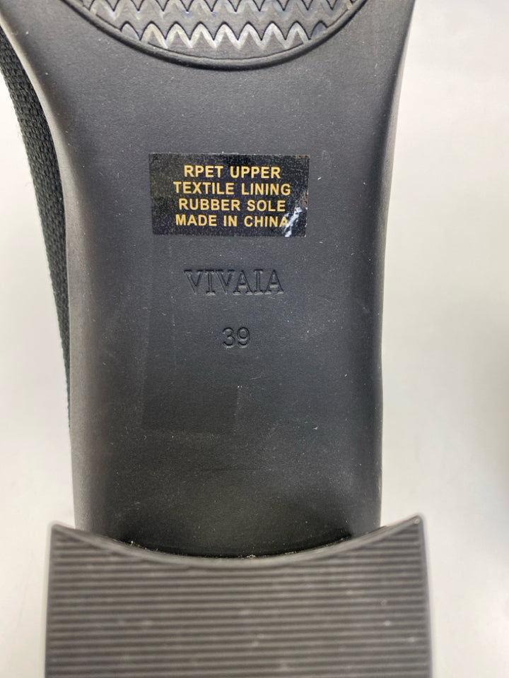NWOT Vivaia  Size 39 Black Knit Boots
