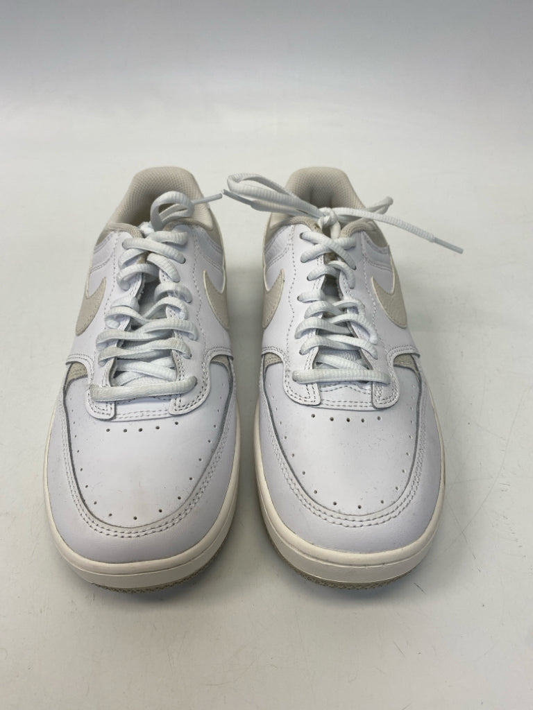 Nike  Size 7.5 White Lace-up Sneakers