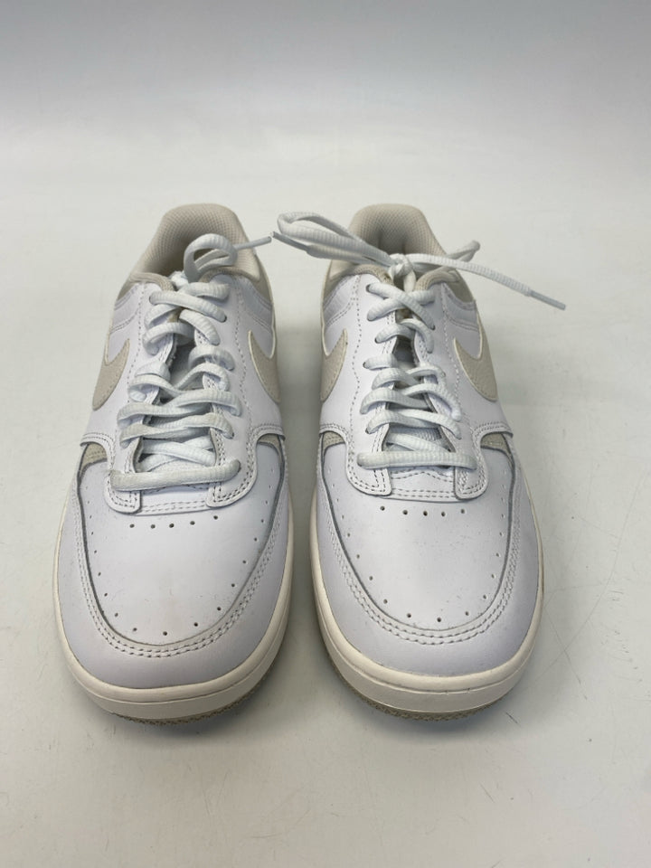 Nike  Size 7.5 White Lace-up Sneakers