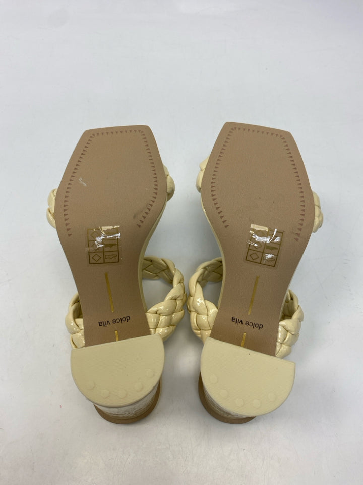 NWOT Dolce Vita  Size 6 Cream Woven Sandals