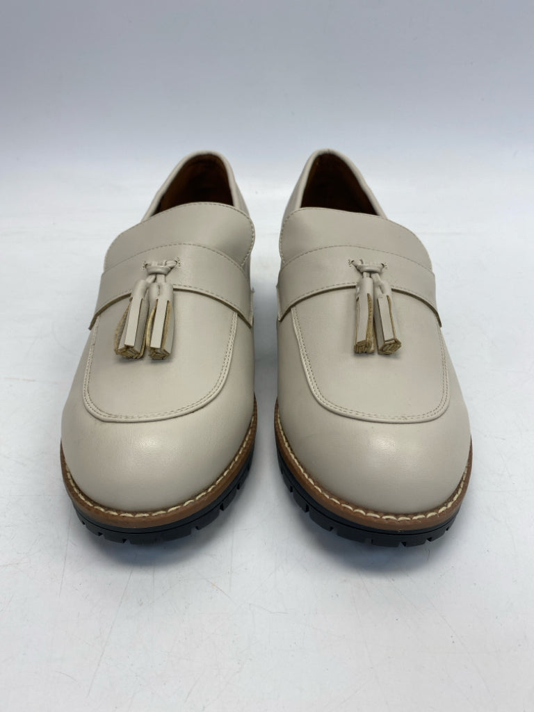 NWOT Dream Pairs US Shoe Size 11 Bone Tassel(es) Flats
