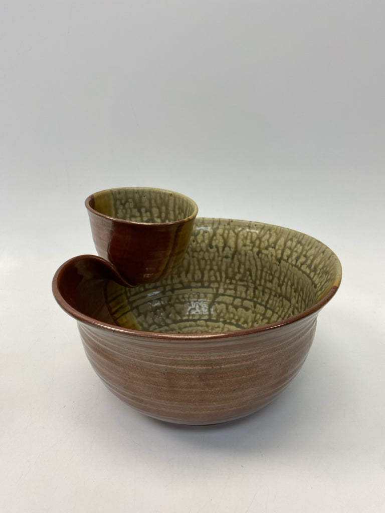Pottery -- 1Pc Chip and Dip Bowl
