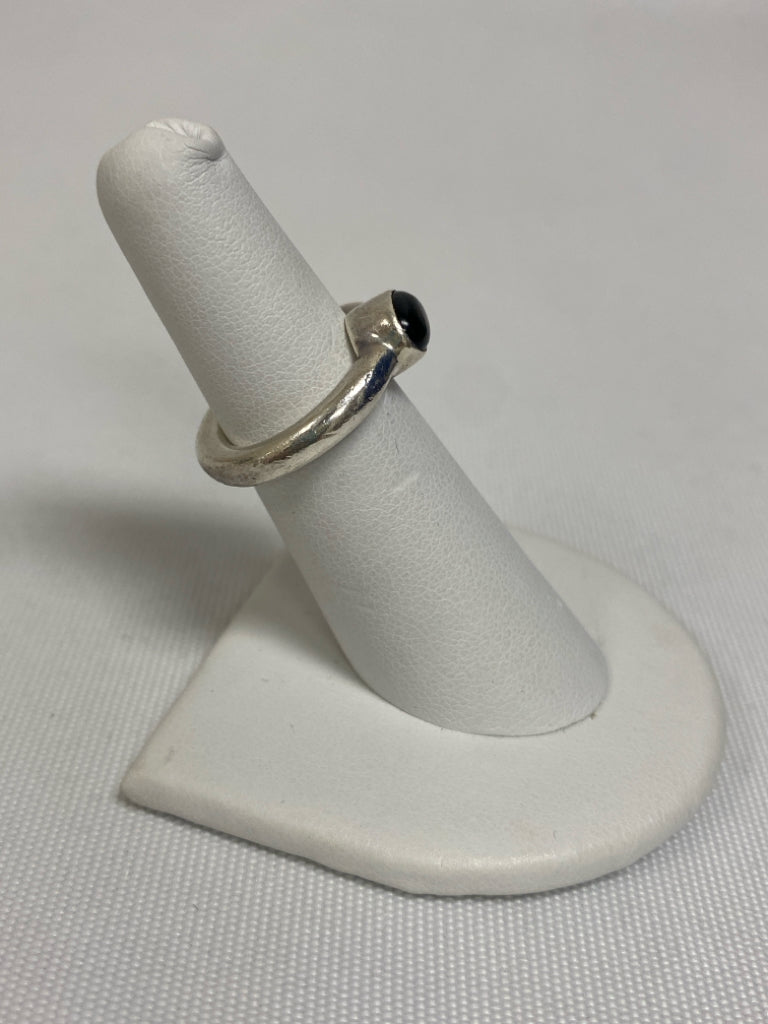 Silver Black Stones Ring