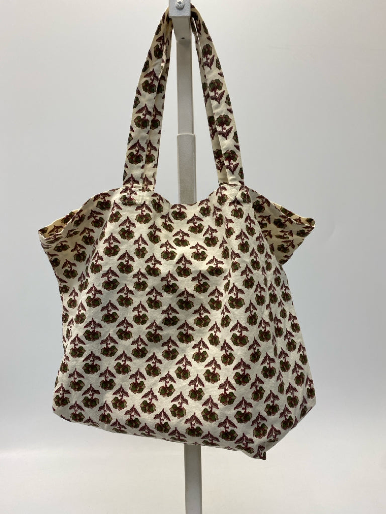 NWT Cream Red/Green Flower(s) Tote Bag