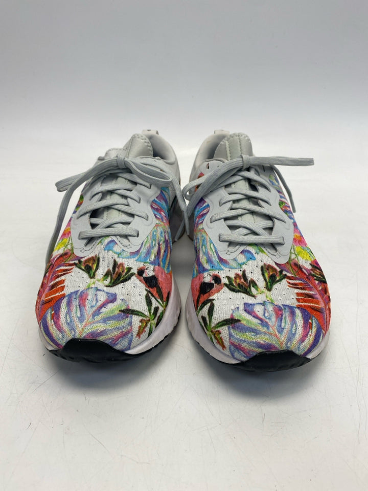 Nike US Shoe Size 9 Gray Multi-Color Leaves Sneakers