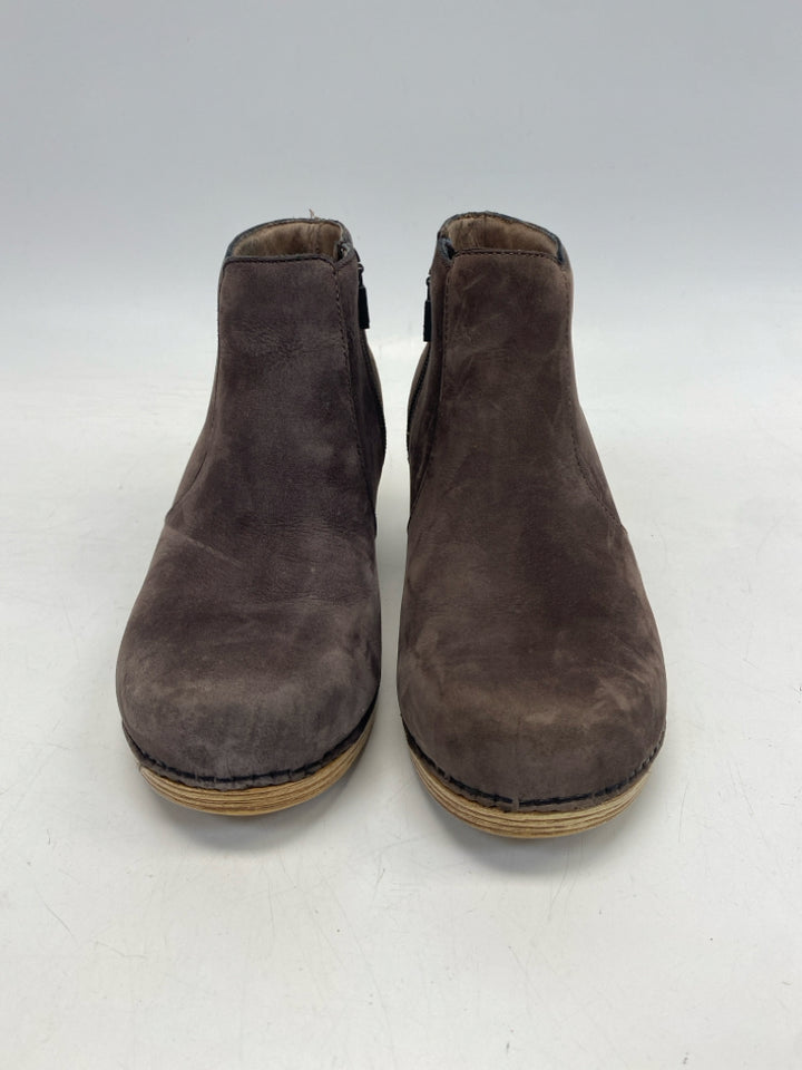 NWOT Birkenstock EU Shoe Size 39 US Shoe Size 8 Black Clogs