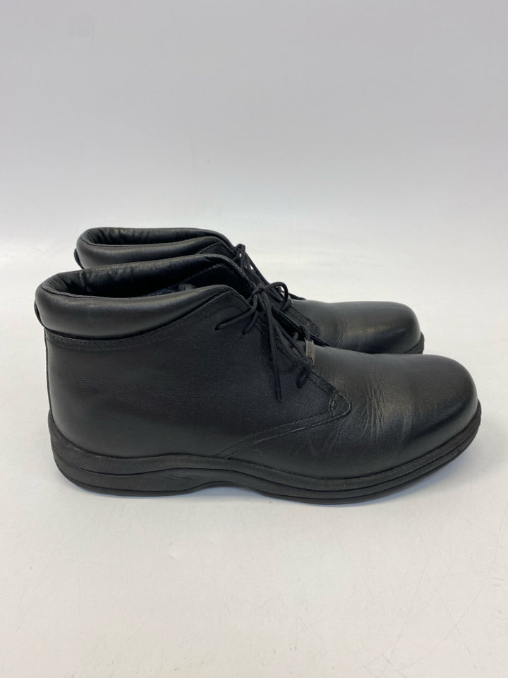 Size 10 Black Lace-Up Men&