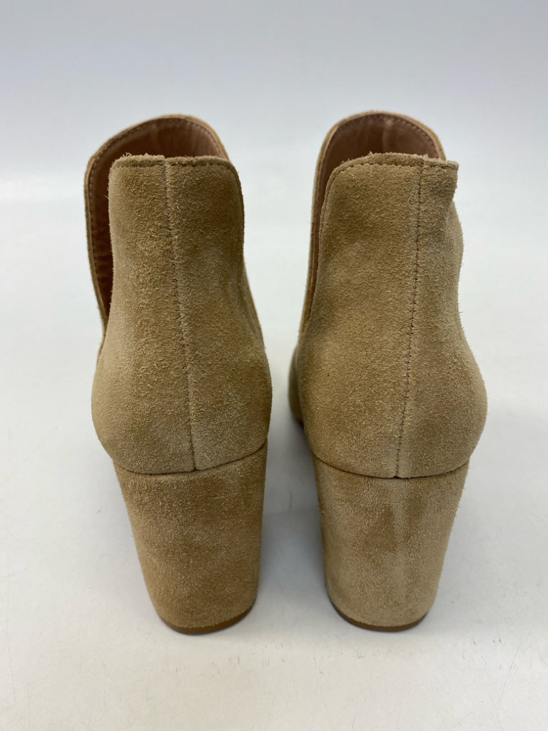 Chelsea &amp; Violet US Shoe Size 7.5 Cream Suede Boots