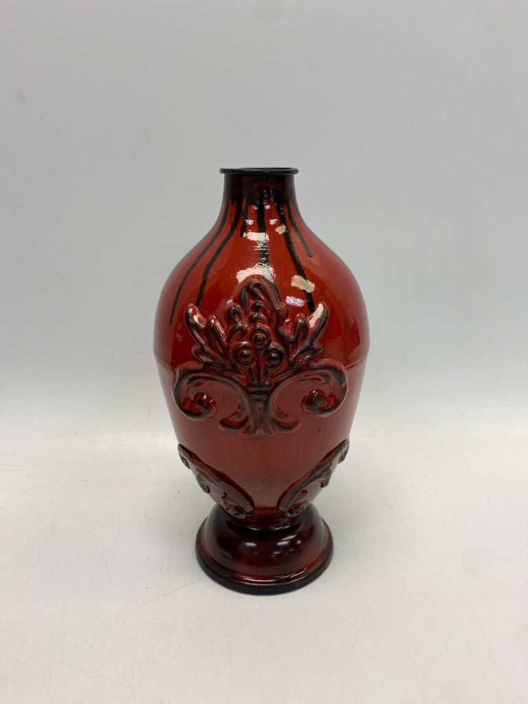 Red Black Fleur de lis Metal Vase