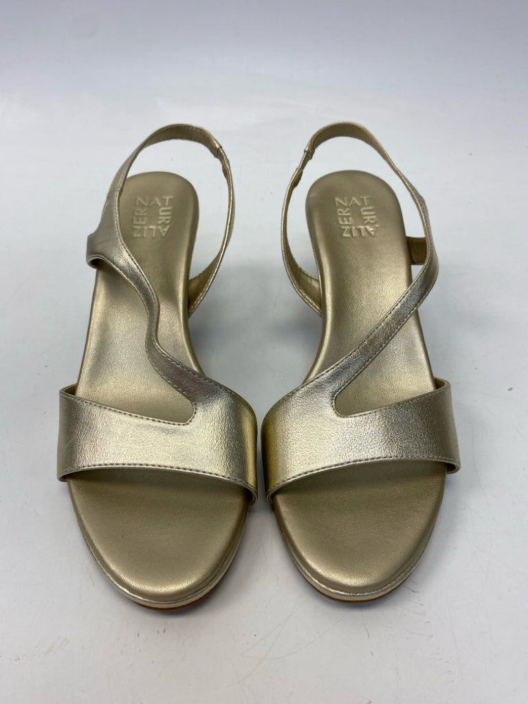NWOT Naturalizer  Size 9 Gold Metallic Sandals
