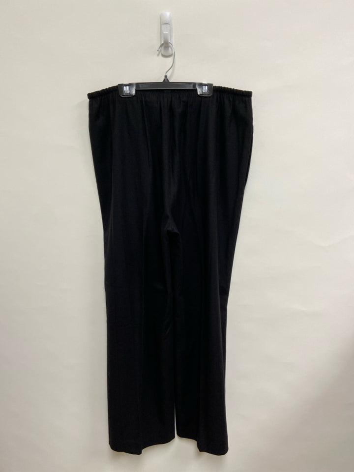 NWT VINCE. Size XL Black Pull-on Ladies Pants