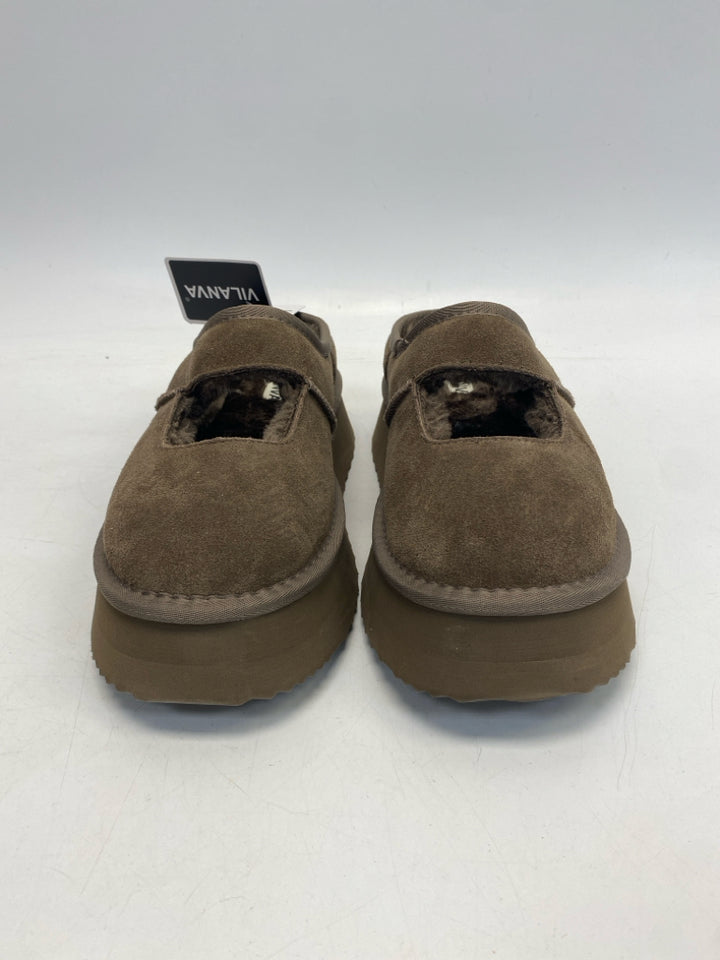 NWT US Shoe Size 8 Brown Flats