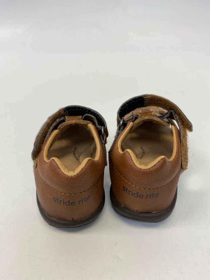 Stride Rite SIZE 5 Brown Boy&
