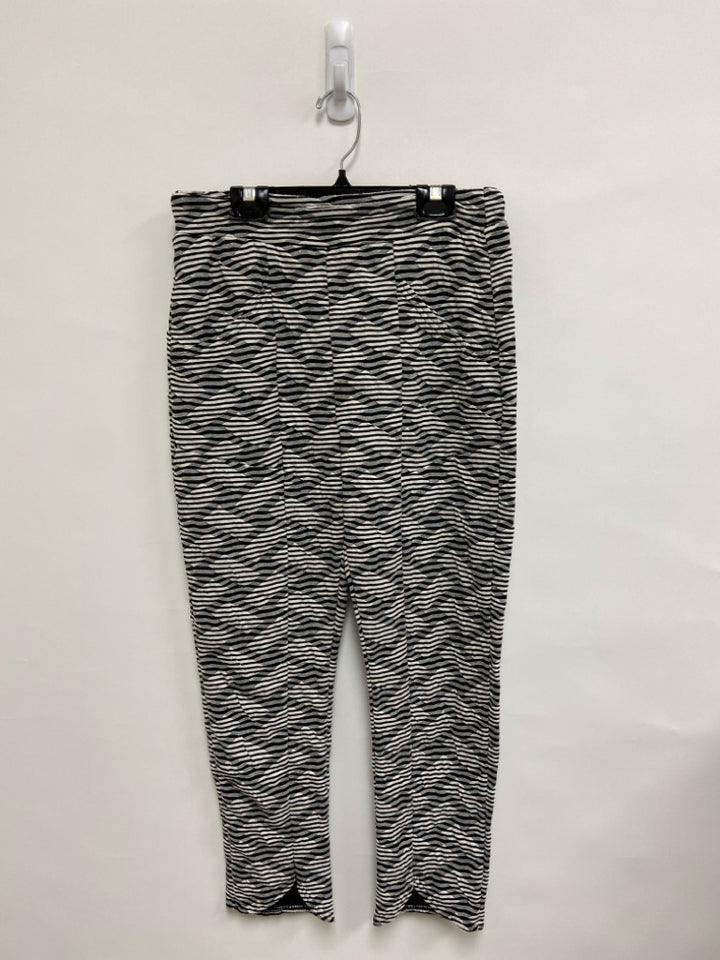 Cynthia Ashby Size XS White/Black Silver Abstract Ladies Pants