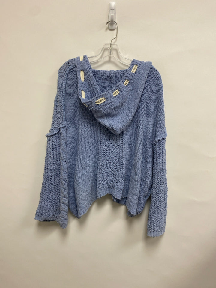 POL Size M Pale Blue Hooded Ladies Sweater