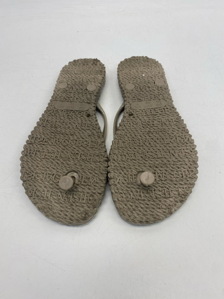 NWOT Ilse Jacobsen Hornbaek  Size 10 Taupe Gold Glitter Sandals