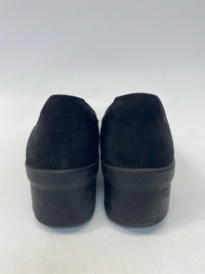 Clarks US Shoe Size 8.5 Black Perforated Heels
