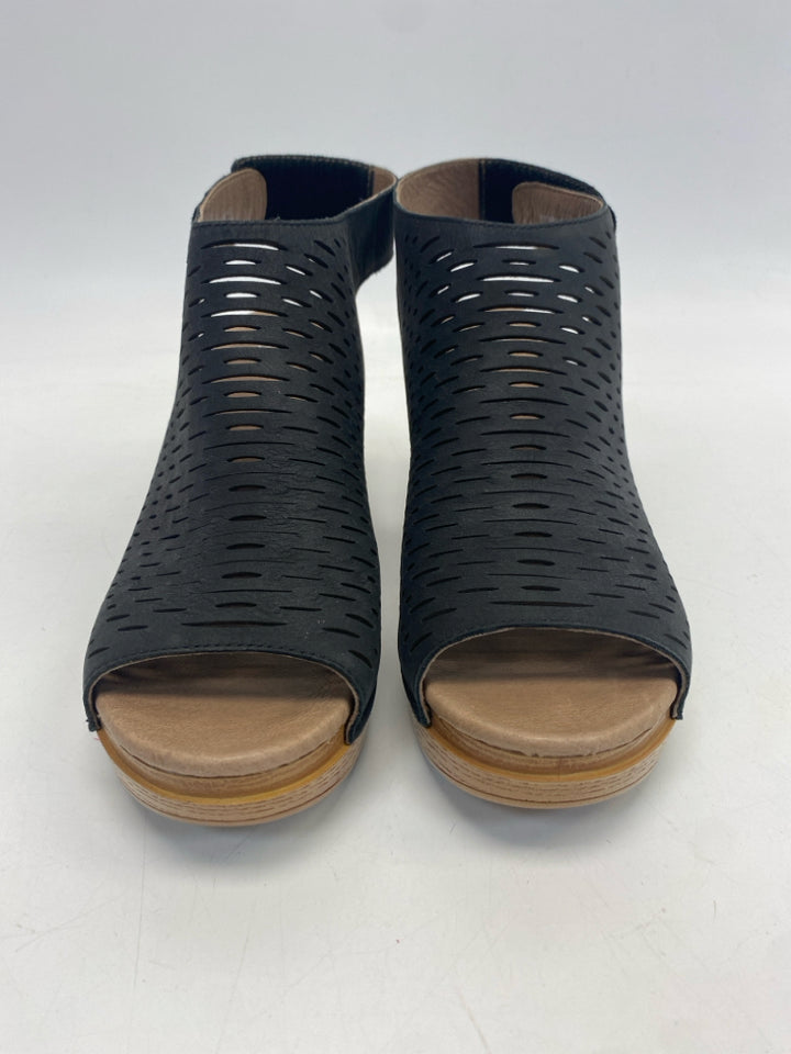Dansko  Size 41 Black Perforated Sandals