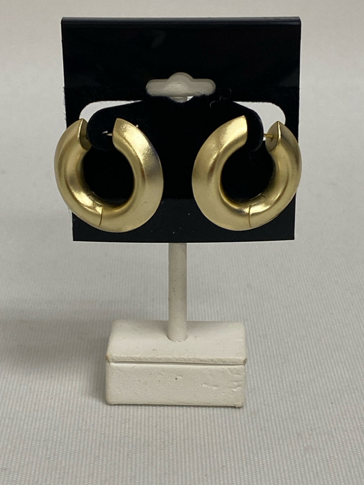 Kendra Scott Gold Color Brushed Earrings