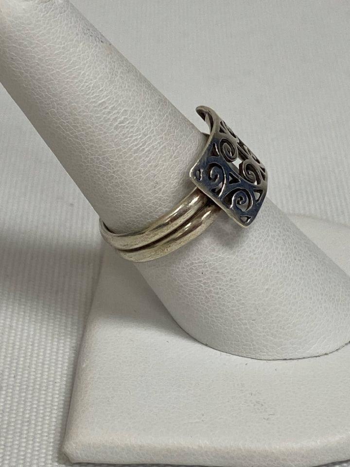 Silver Swirl Ring