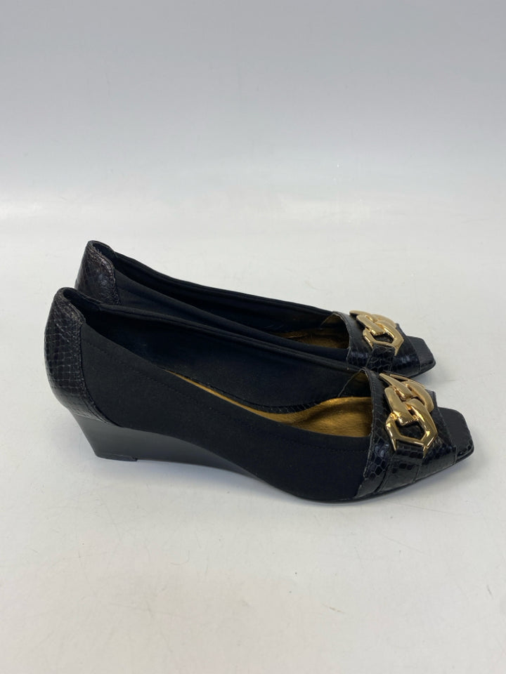 Arturochiang US Shoe Size 6 Black Gold Chain(s) Heels