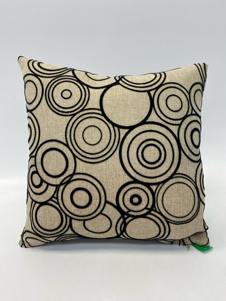 Cream/Black Circles Pillow
