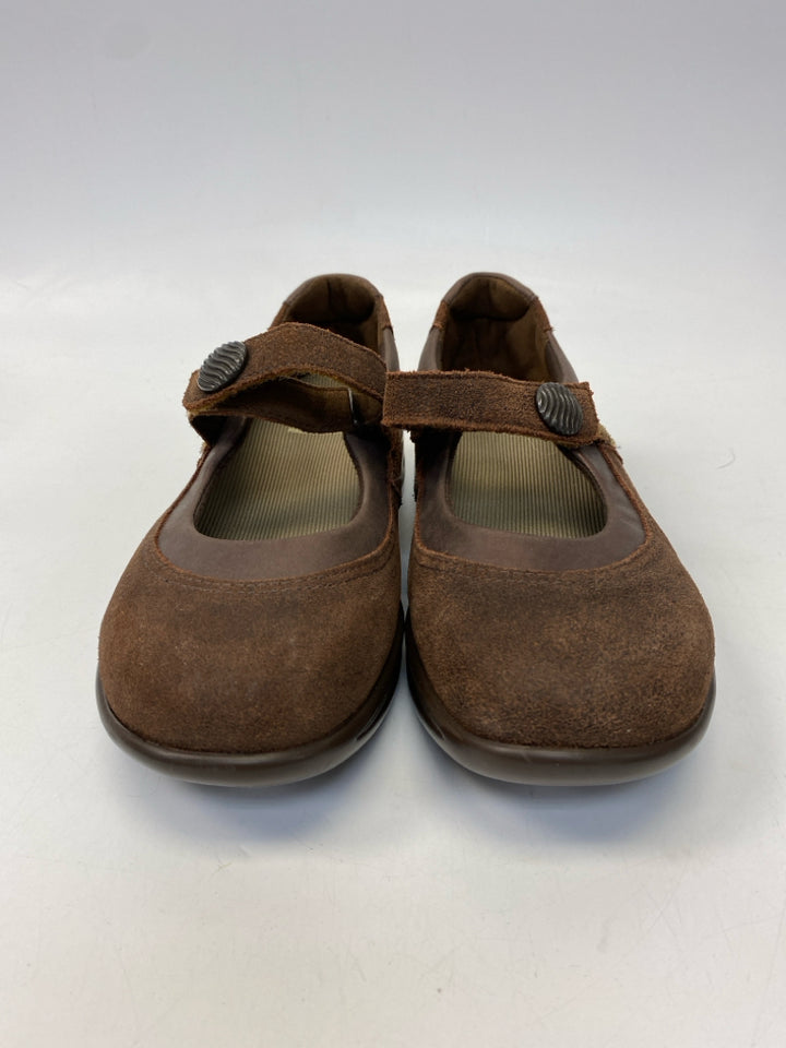 Sas  Size 6.5 Dark Brown Flats