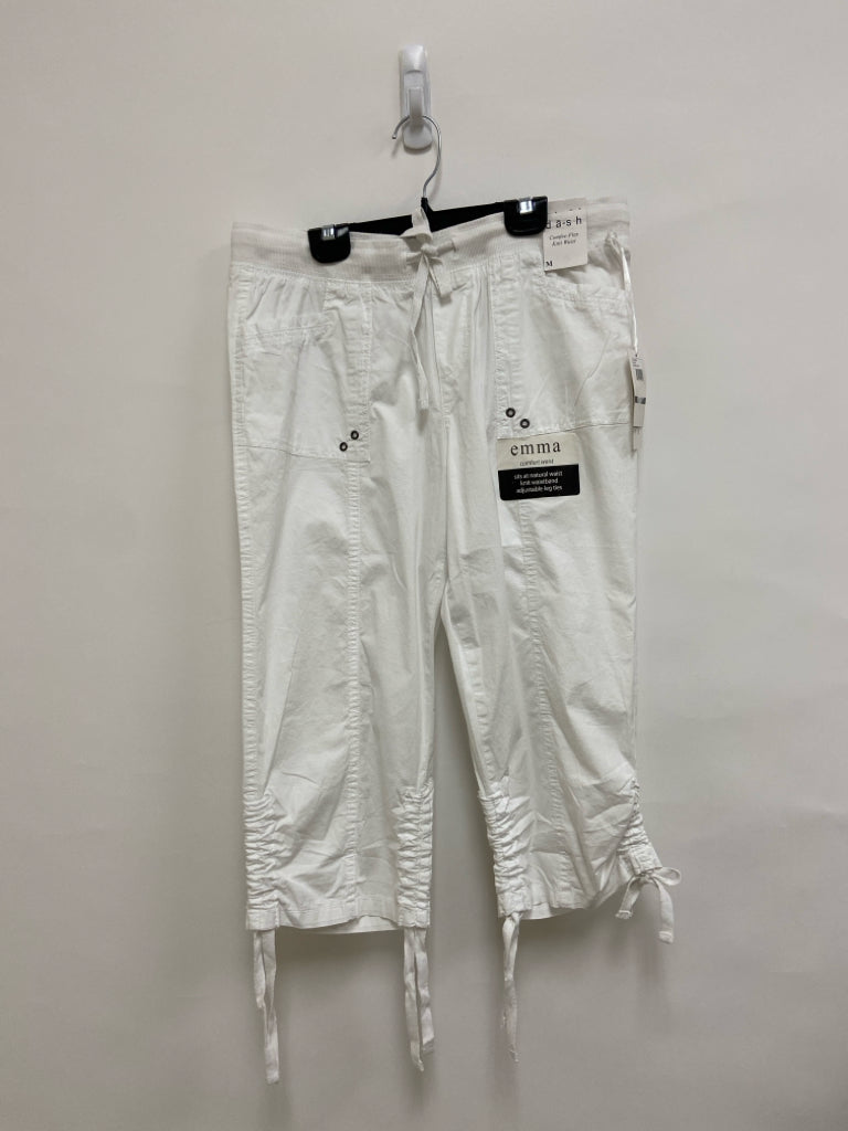 NWT dash Size M White Ladies Capri