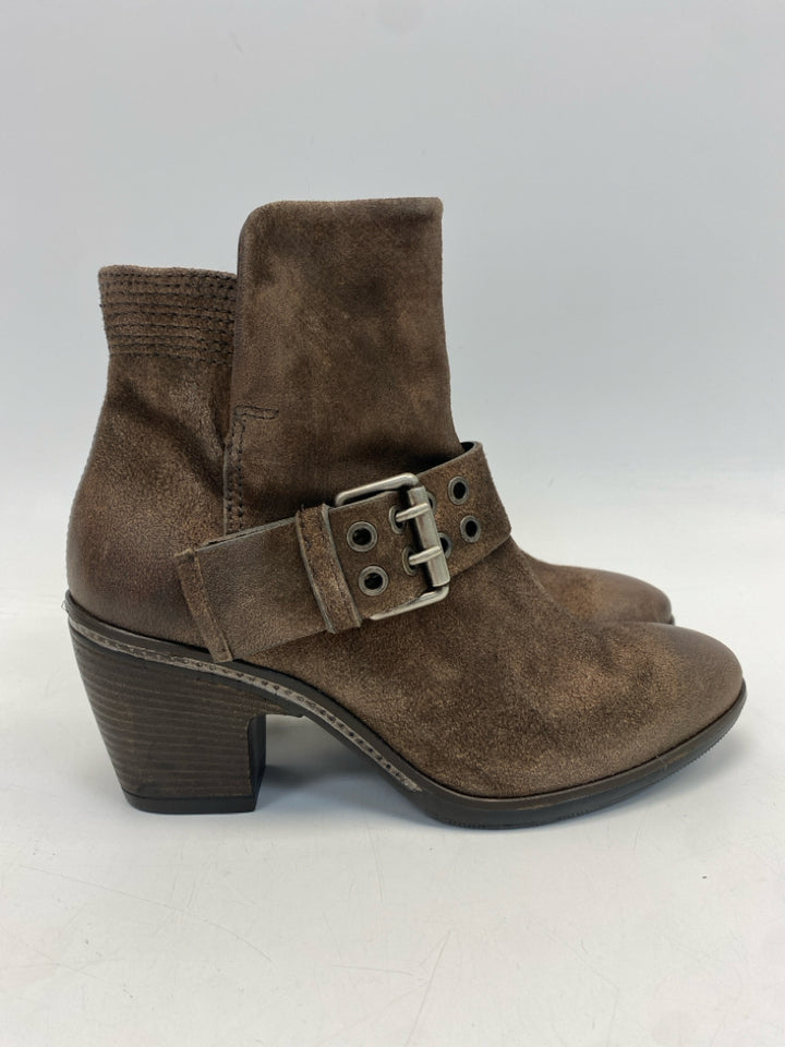 Size 39 Brown Side Zipper Leather Boots