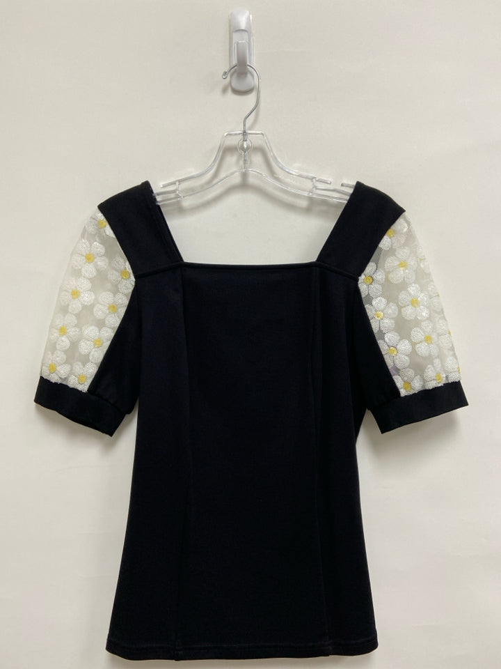 Size S Black White Ladies Top