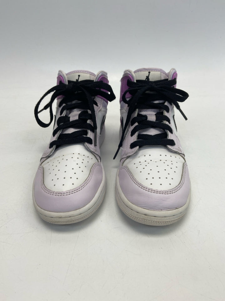 Nike SIZE 4.5 White Lavender/Black Lace-Up Girl&