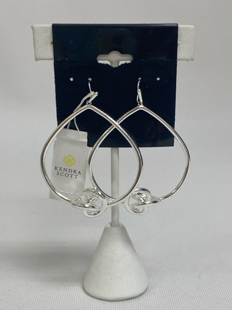NWT Kendra Scott Silver Color Knotted Earrings