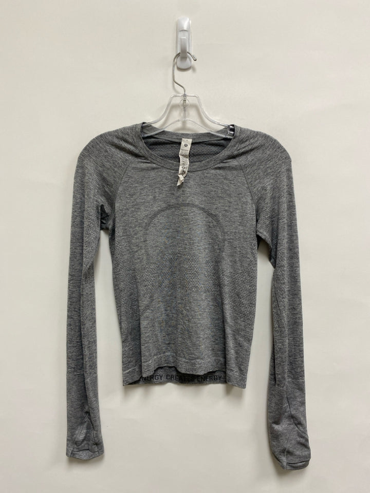 Lululemon Size 4 Gray Streaked Athletic Top