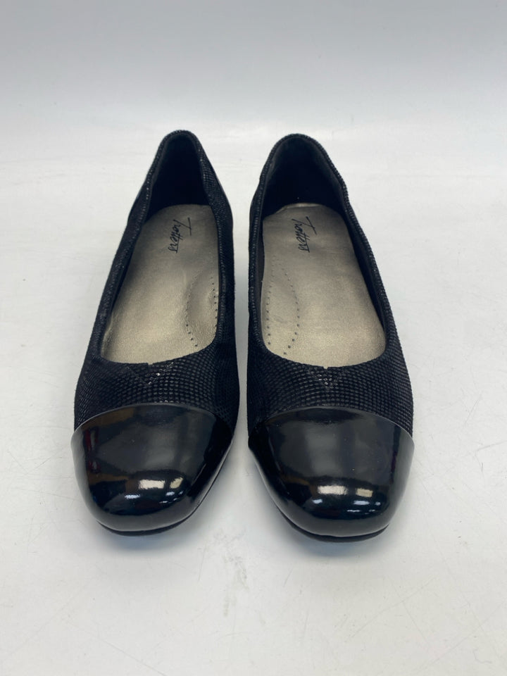 Trotters US Shoe Size 8.5N  Black Heels  **NARROW**