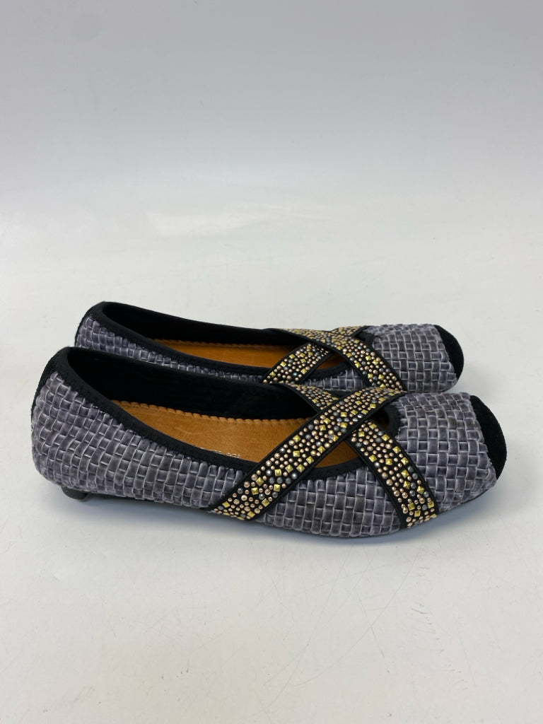 Bernie Mev  Size 38 Gray Beaded Flats