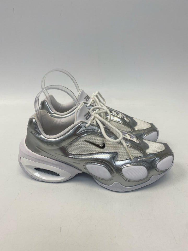 NWOT Nike  Size 7.5 White Silver Lace-up Metallic Sneakers