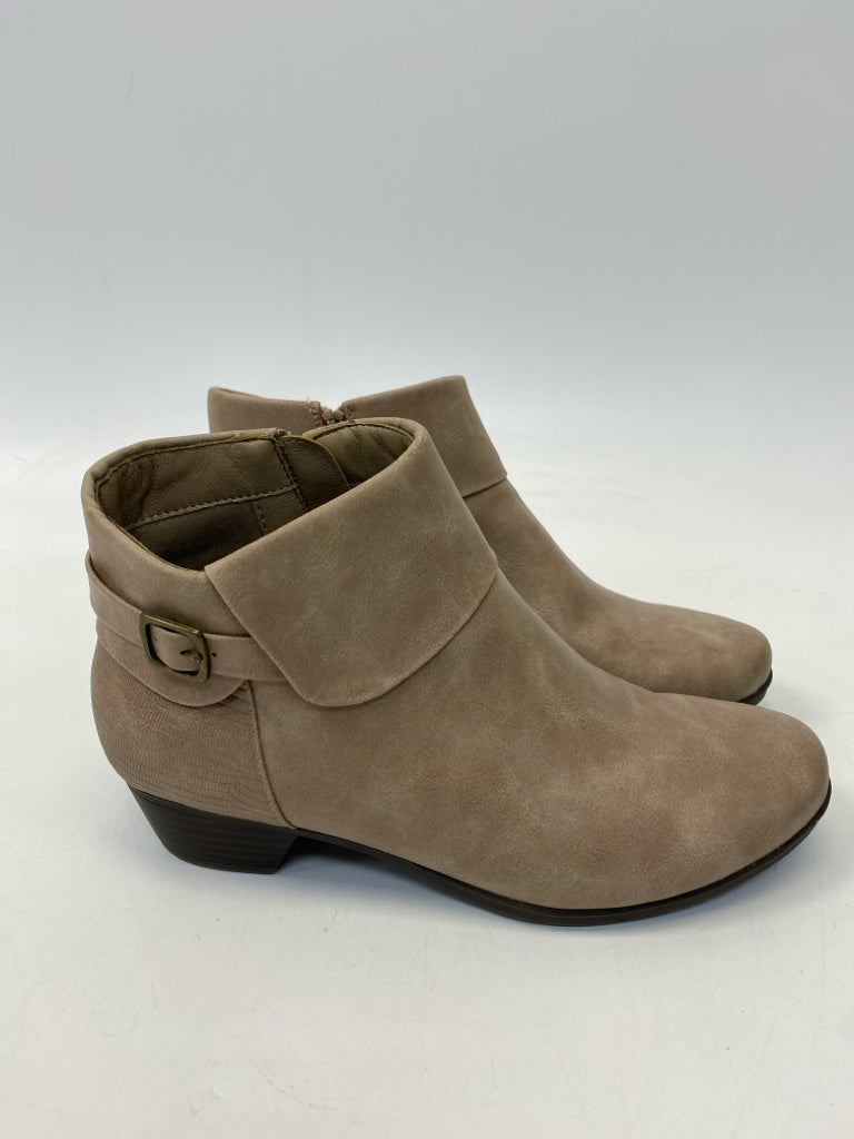 Kim Rogers  Size 9 Brown Boots