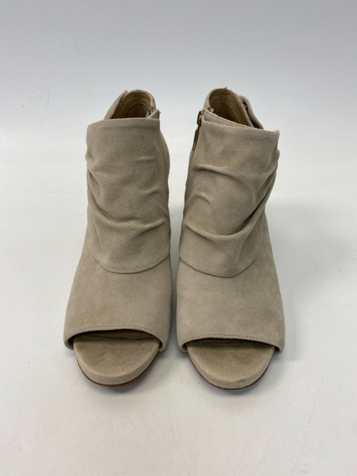 Wht House/Blk Mkt  Size 8 Tan Suede Heels