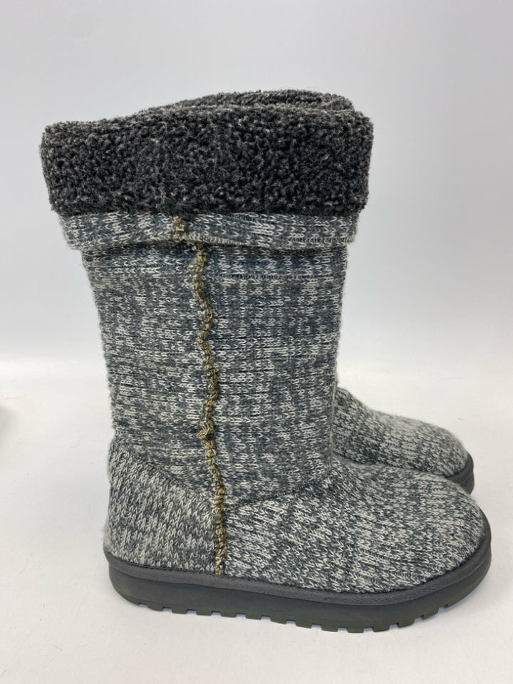 Skechers  Size 9.5 Gray Cream Streaked Boots