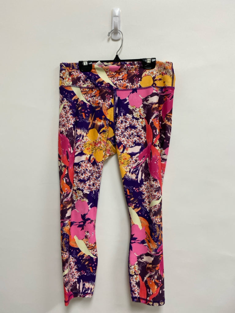 Fabletics Size M Orange/Pink Purple/Multi Floral Cropped Athletic Leggings
